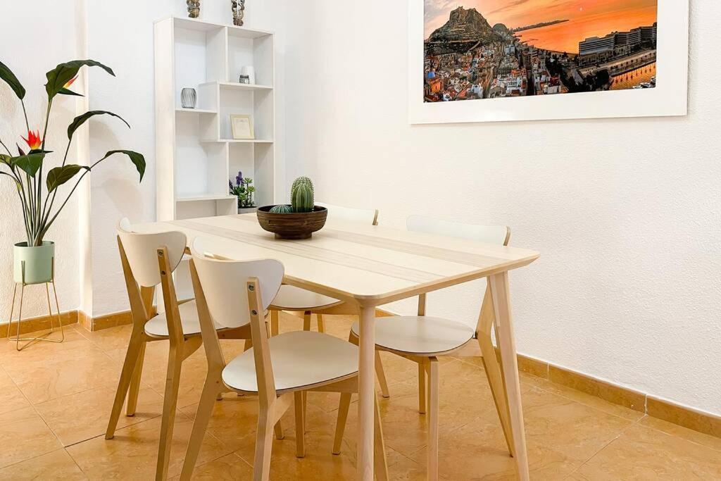 Coqueto Y Amplio Apartamento A 15 Min De La Playa Alicante Eksteriør billede
